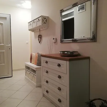 Bella Golden Apartment